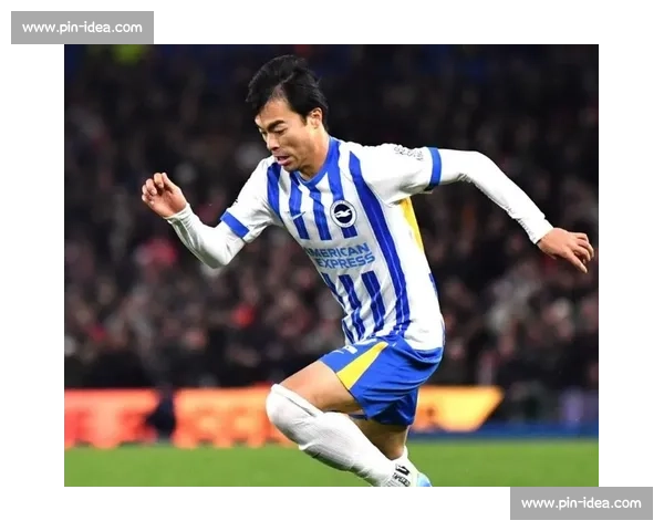 三笘薰脚后跟神作:转身瞬间撕碎防守 三笘薰脚后跟神作:转身瞬间撕碎防守