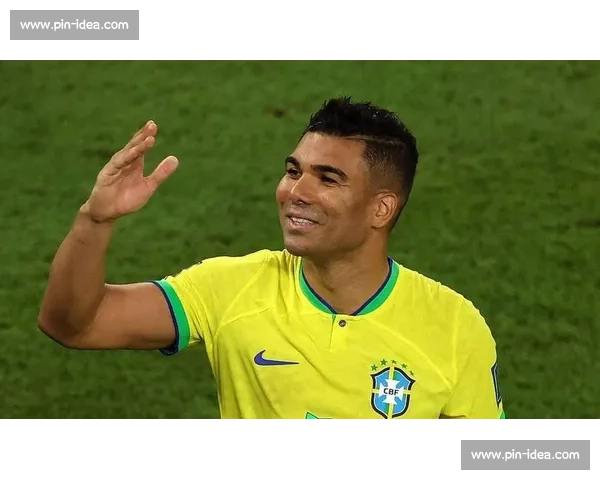 卡塞米罗铁心留曼联剑指 2026 世界杯:安帅力挺 + 英超淬炼铸就中场磐石 卡塞米罗铁心留曼联剑指 2026 世界杯:安帅力挺 + 英超淬炼铸就中场磐石