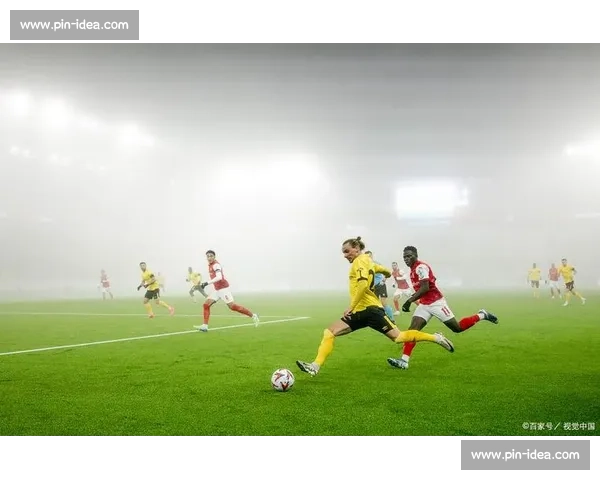 过顶的好球：足球场上的致命弧线